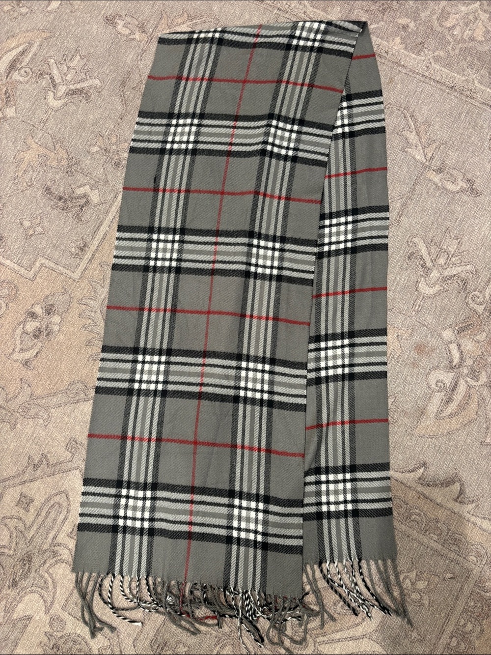Classic Grey Plaid Men's Scarf with Red Accent